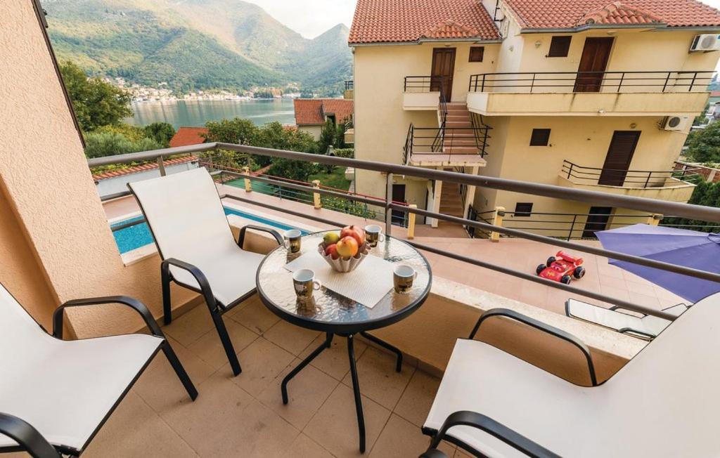Port Adria Apartments Kamenari Exteriör bild