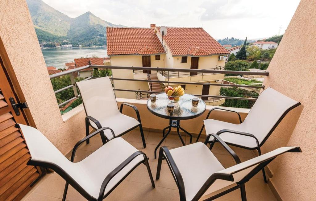 Port Adria Apartments Kamenari Exteriör bild