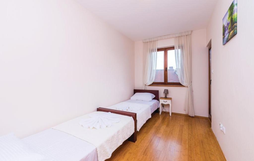 Port Adria Apartments Kamenari Exteriör bild